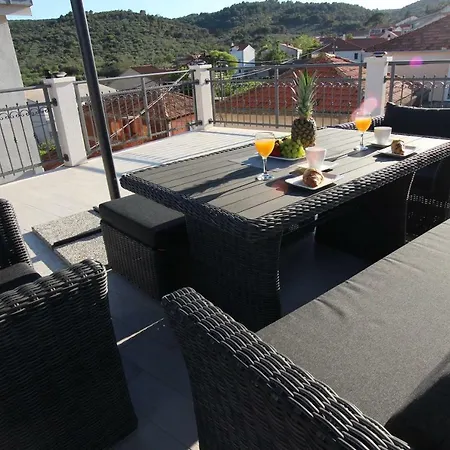 House Rokastone Lägenhet *