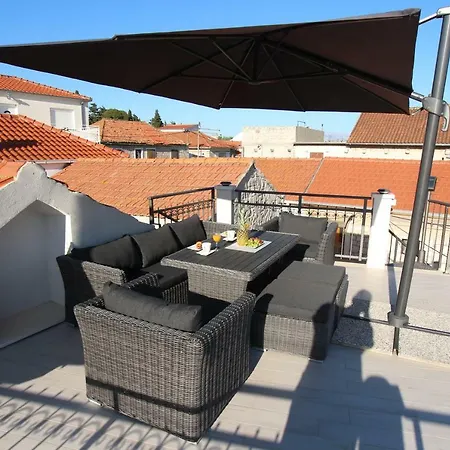 House Rokastone Apartment *