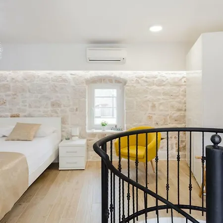 House Rokastone Apartment *