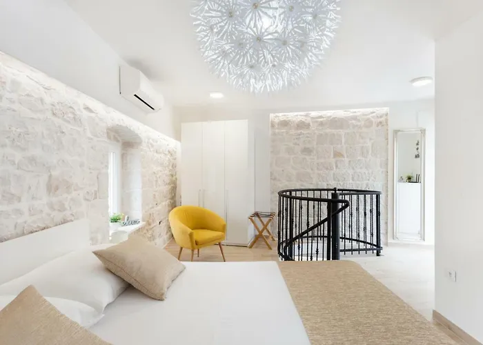 House Rokastone