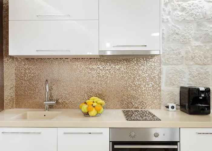 House Rokastone سبليت