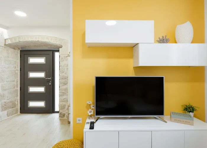 House Rokastone شقة