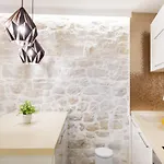Daire House Rokastone