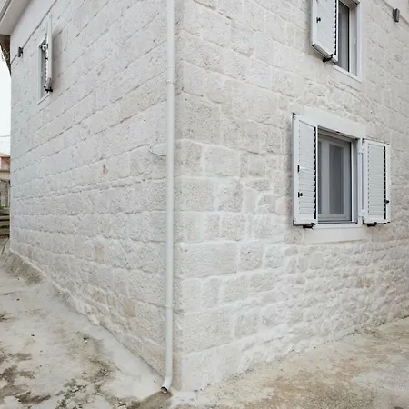 Daire House Rokastone